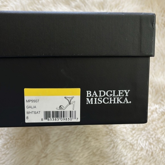 NIB! Badgley Mischka Galia Embellished Sandal - Picture 8 of 10